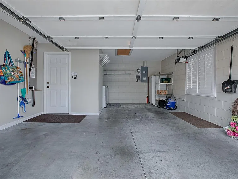 1129 Santa Cruz Dr — Photo 23