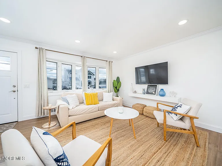 58 E Lagoona Dr — Photo 10