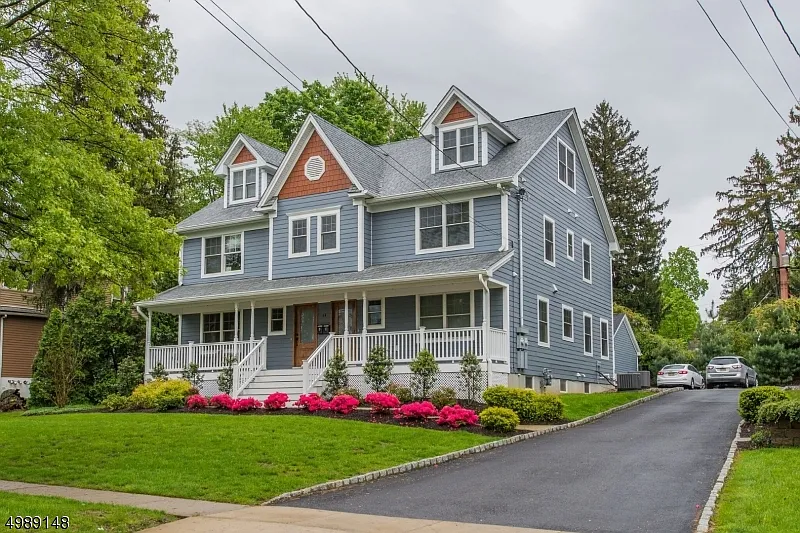 Building Photo - 64 Kent Place Blvd #A
