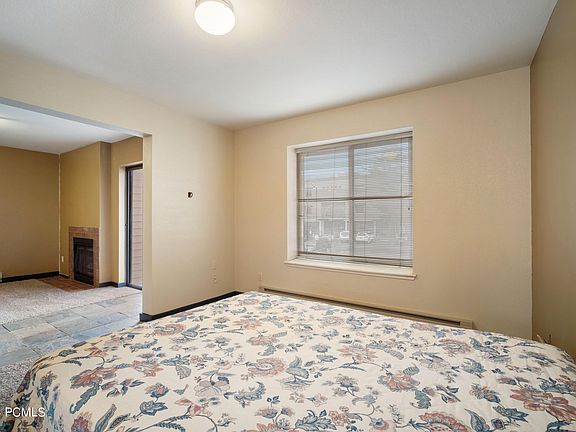 5th image of 1940 Prospector Ave #306