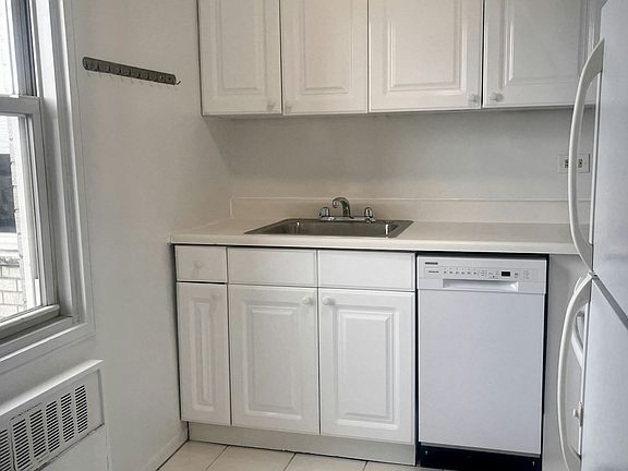 2nd image of 1170 Ocean Pkwy APT 5L
