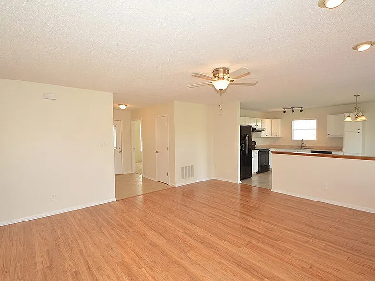 7394 Tassel Ct — Photo 3