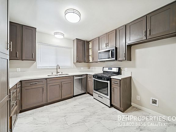 3rd image of 3652 Carmona Ave #7