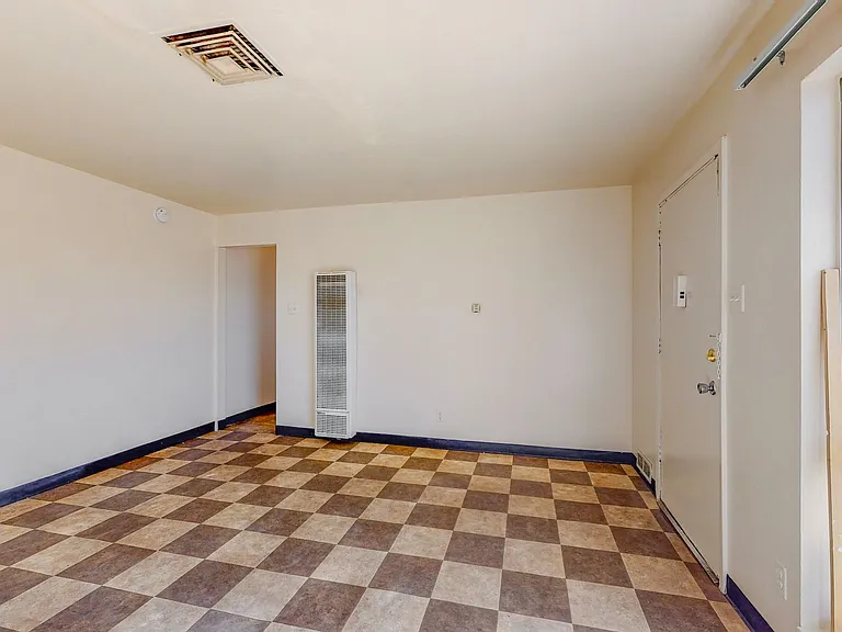 2121 Gold Ave SE — Photo 6