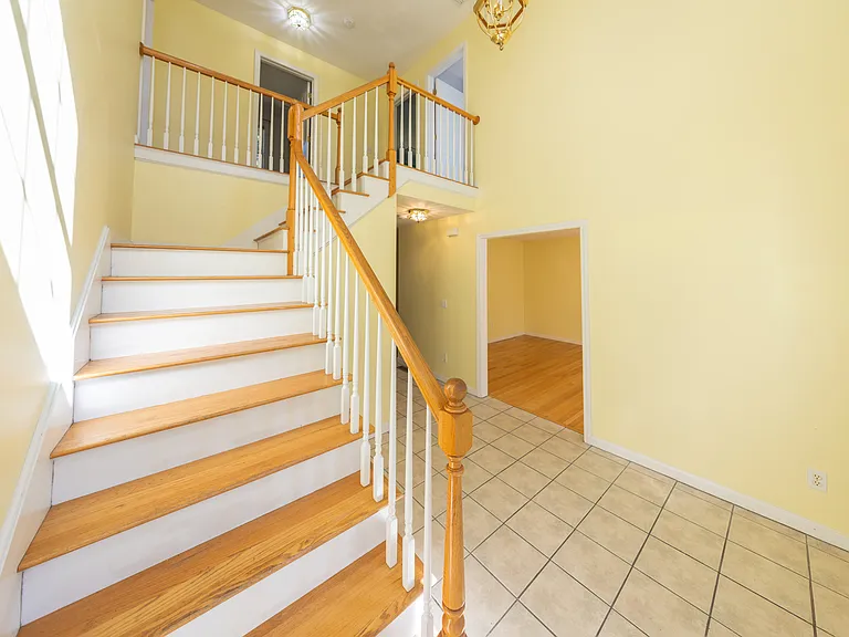 469 Walnut St — Photo 31