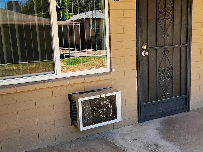 2645 W Morten Ave #2 — Photo 8