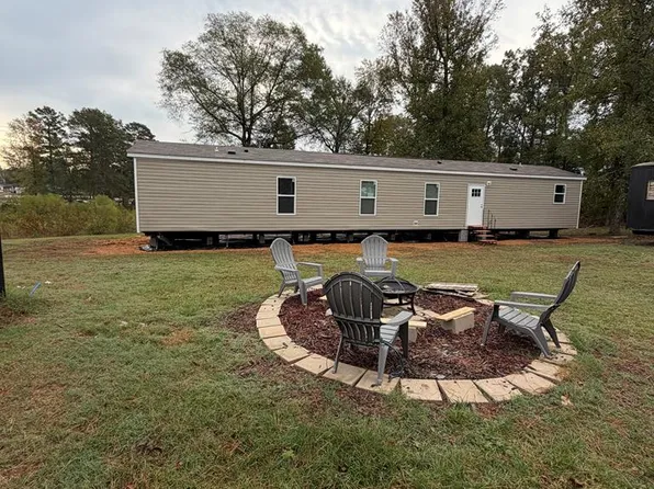 202 Hamlin Ave, Bloomburg, TX 75556