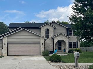 212 Prairie Grass Rd, Chatham, IL 62629