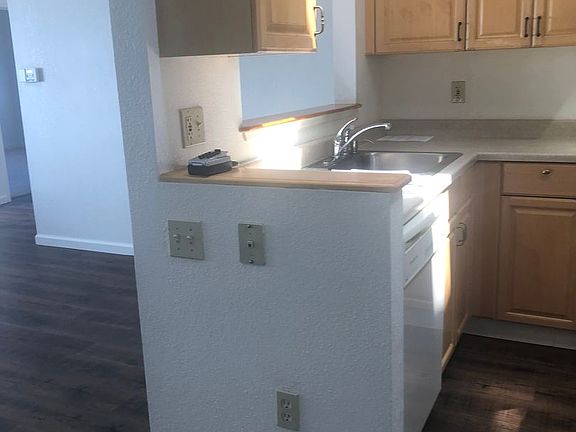 5th image of 555 Broadway Ave APT 3