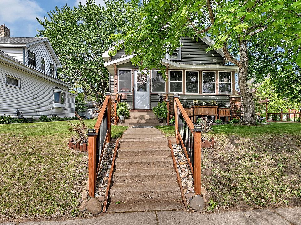 1st image of 702 7th Ave N