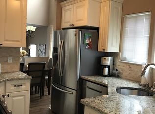 92 Fox Hollow Dr, Gillette, NJ 07933