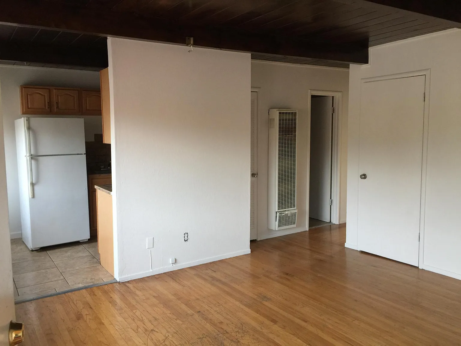 2 bed, 600 sqft, $2,100 — Photo 2