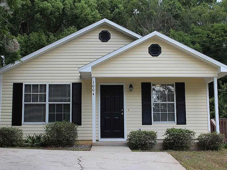 1004 Volusia St — Photo 13