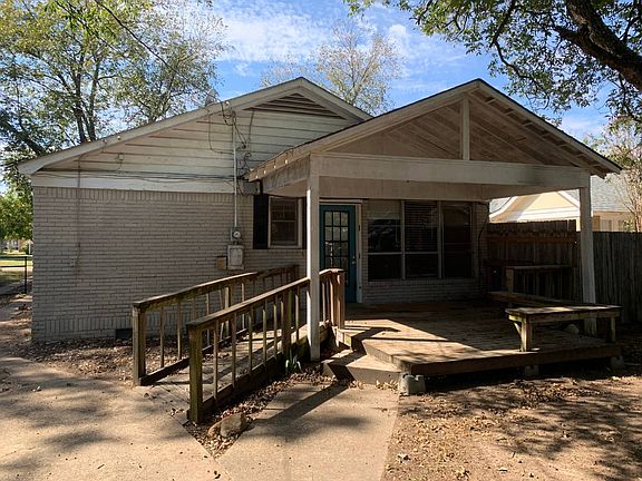 4th image of 2904 Magnolia St