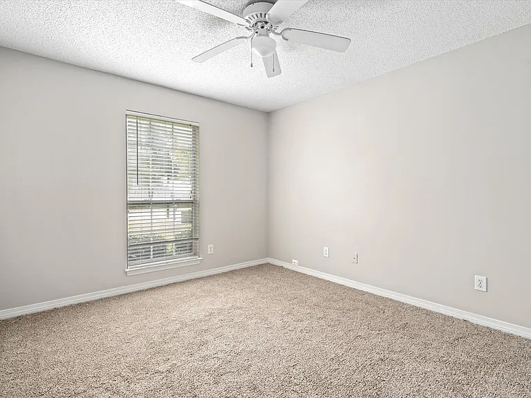 10020 Silverthorne Ct — Photo 14