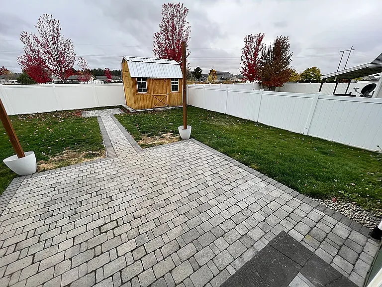 4 bed, 2.5 bath, 2205 sqft, $2,695 — Photo 3