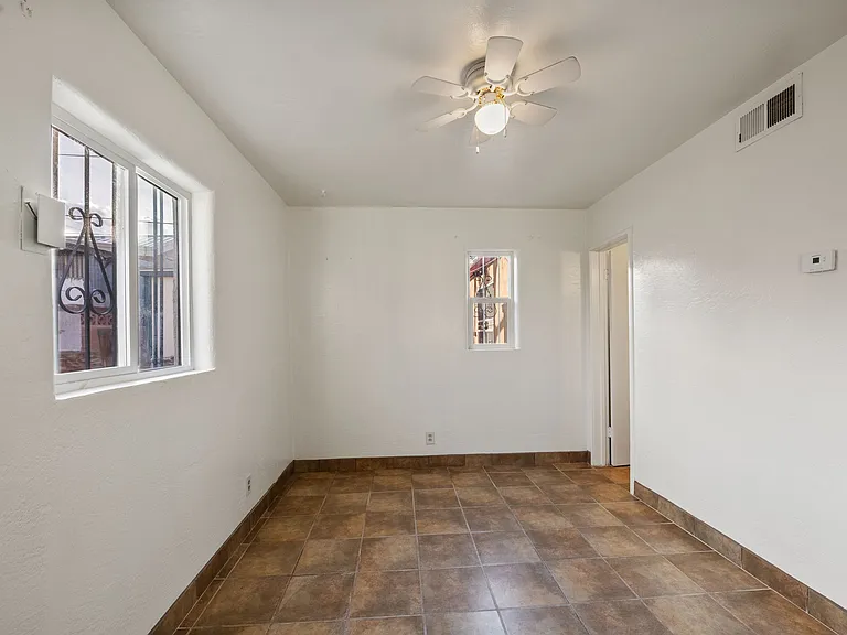 818 Iron Ave SE — Photo 2