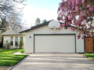2612 Flintridge Pl, Fort Collins, CO 80521