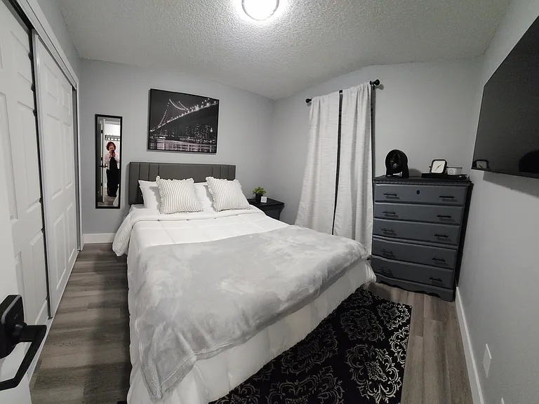 Beautiful furnished room available in a clean, well-maintained home. Everything is brand new, offering a fresh, modern, and comfortable living space.