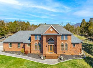 120 River Ridge Dr, Pearisburg, VA 24134