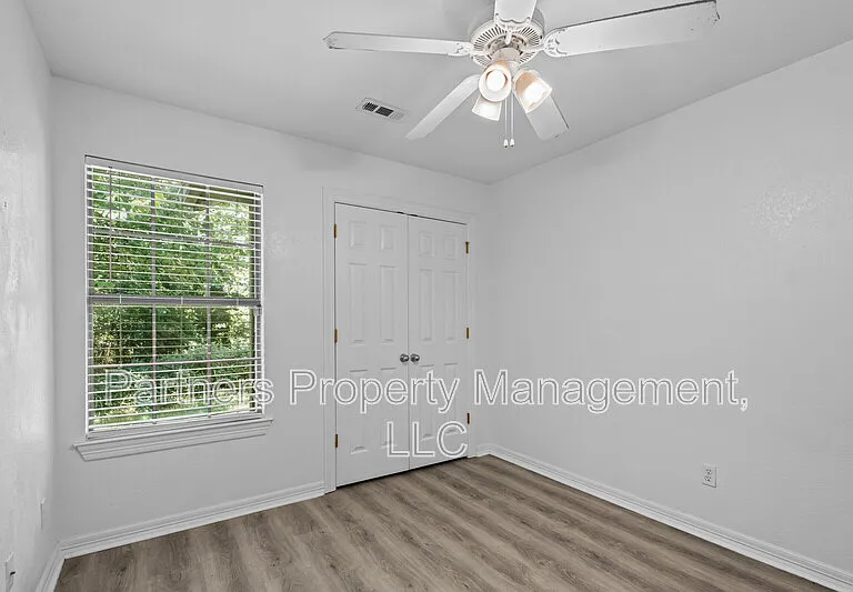 1174 W Hendrix St — Photo 17