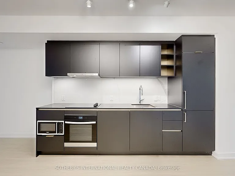 8 Wellesley St W #707 — Photo 15