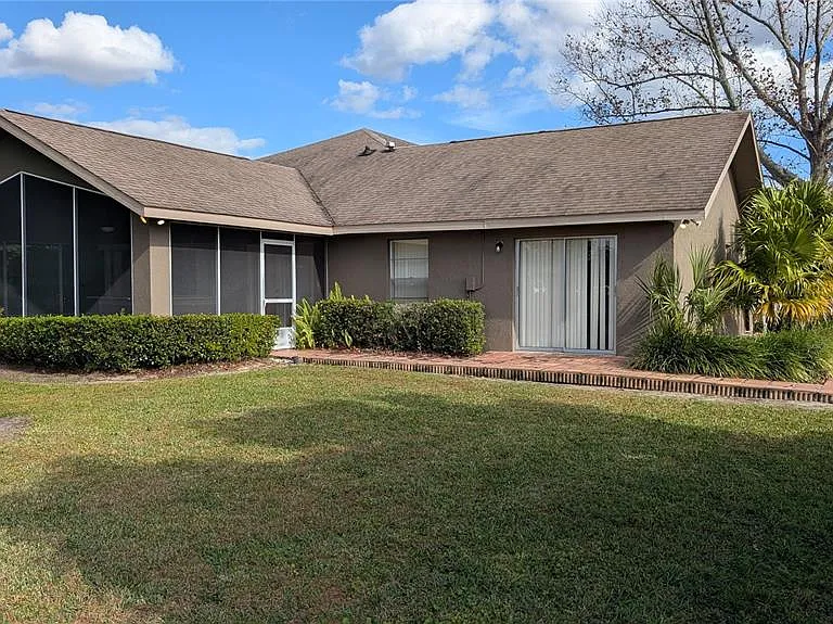 408 Lexington Dr — Photo 6