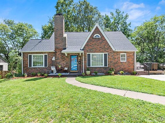 3rd image of 715 Terrace Dr