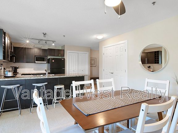 3rd image of 1093 Sunset Dr #306