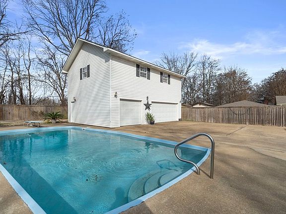 3rd image of 207 Tournament Rd