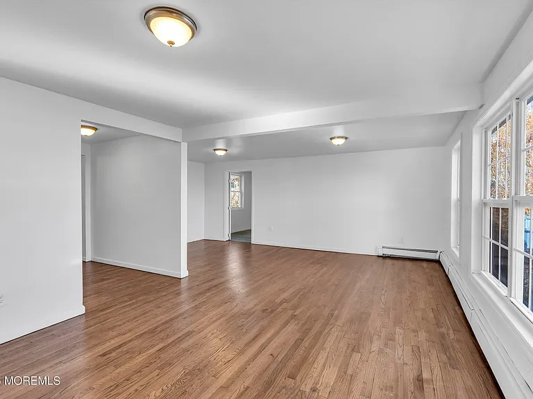 758 Fischer Blvd — Photo 2