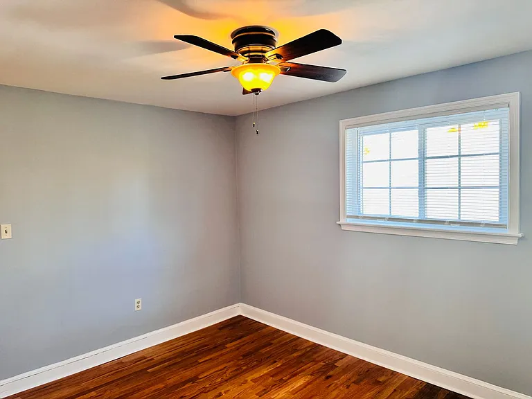 8805 Plymouth St — Photo 35