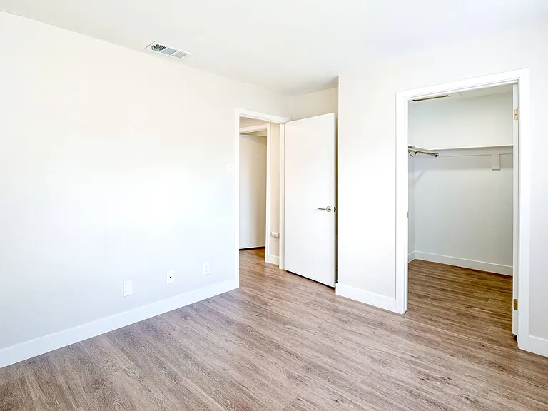 11208 S Western Ave — Photo 42