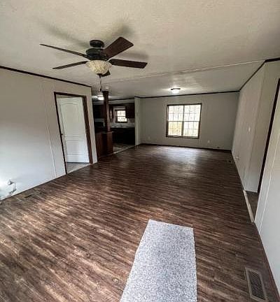 3rd image of 2794 Sycamore Rd
