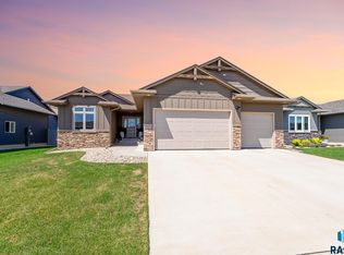 3600 E Prairie Wind St, Sioux Falls, SD 57108