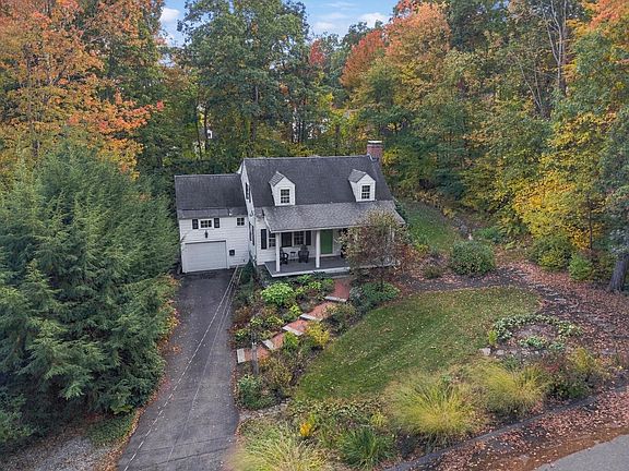 4th image of 11 Thayer Pond Road