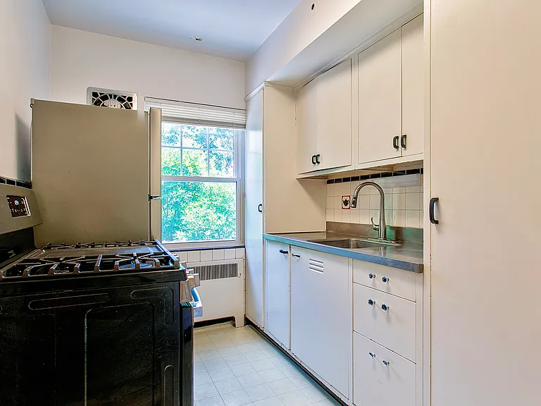 2820 Griffiths Ave #4 — Photo 7