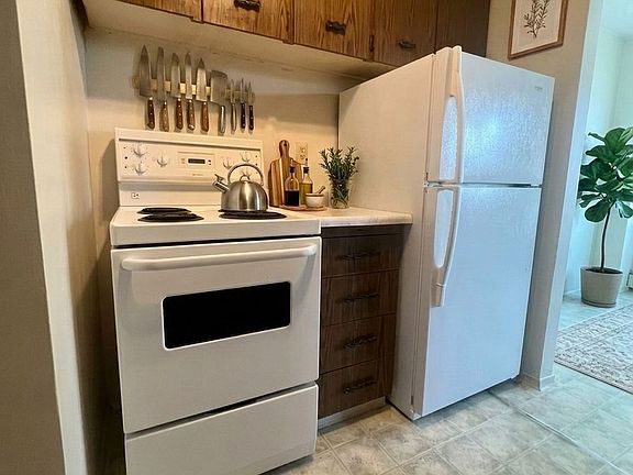4th image of 359 Geneva St S #407