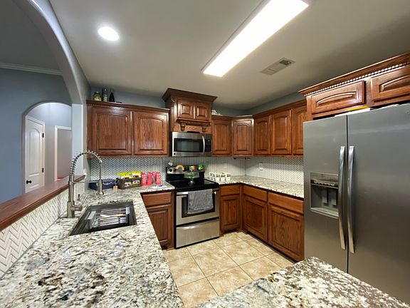 2nd image of 206 Hedge Hill Dr