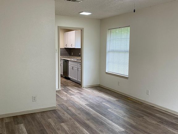 4th image of 603 Clay St
