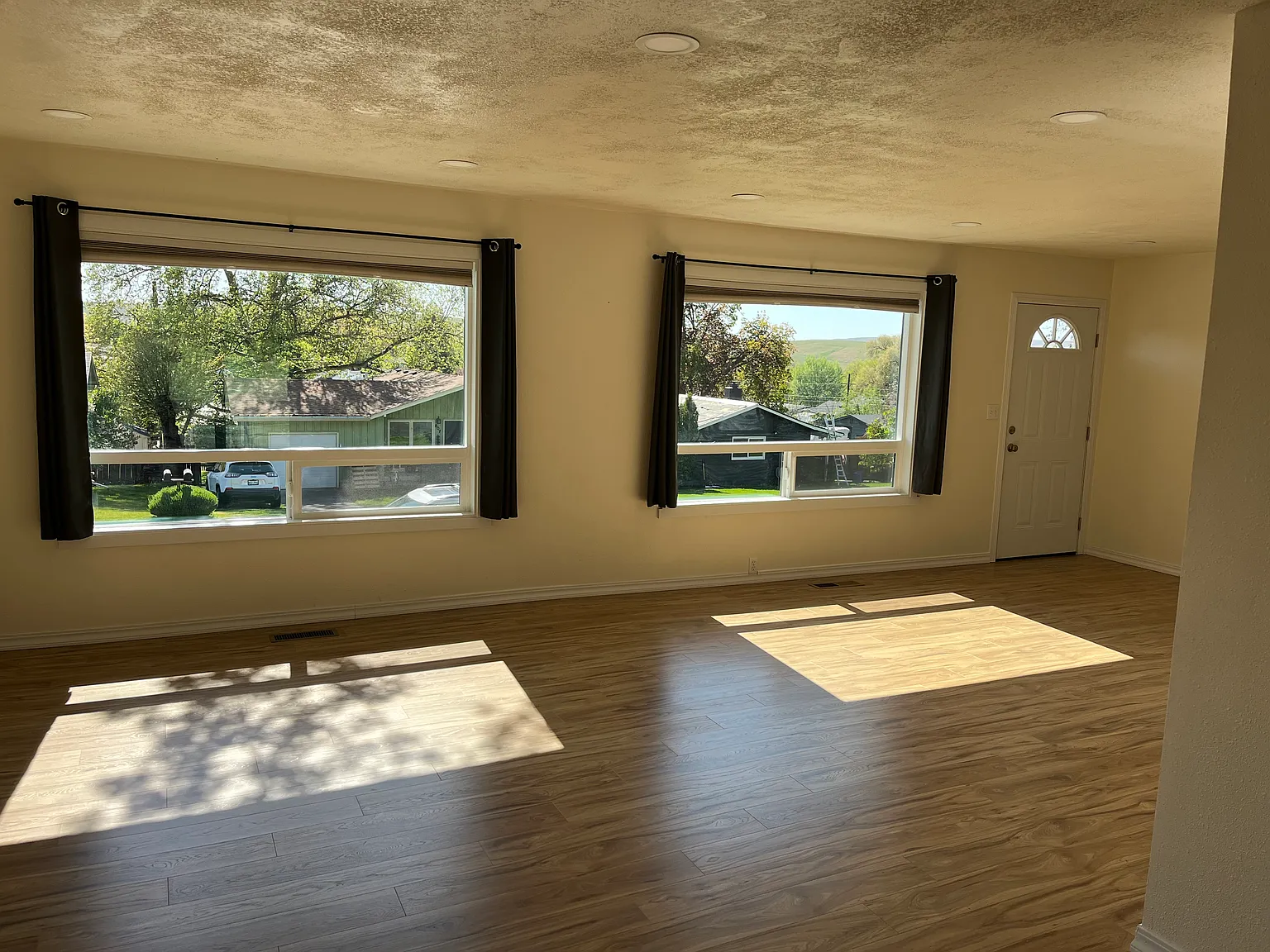 2 bed, 1000 sqft, $1,500 — Photo 3