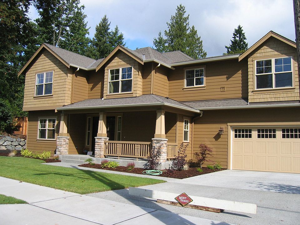 Craftsman Style w/covered front porch
