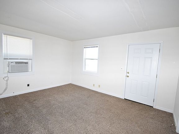 3rd image of 1224 Greenfield Dr