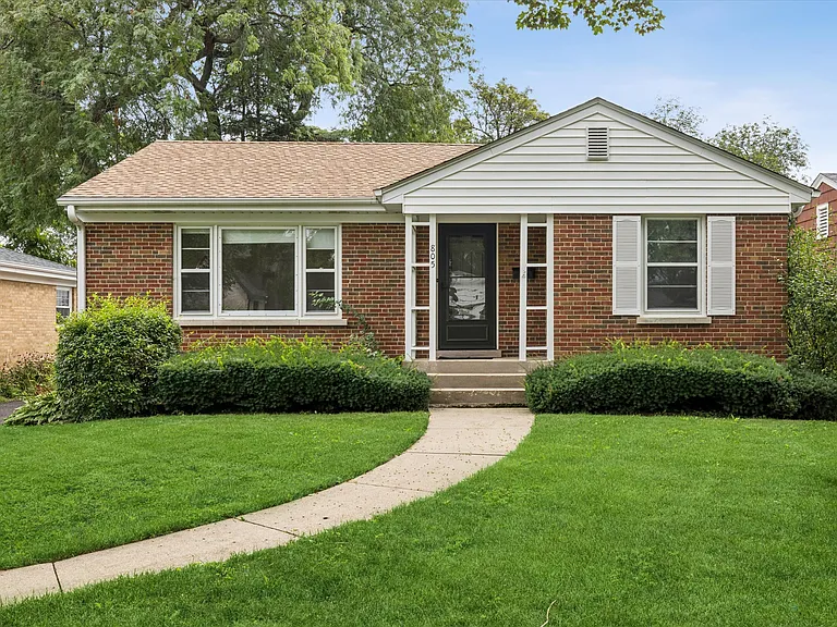 805 N Mitchell Ave — Photo 1