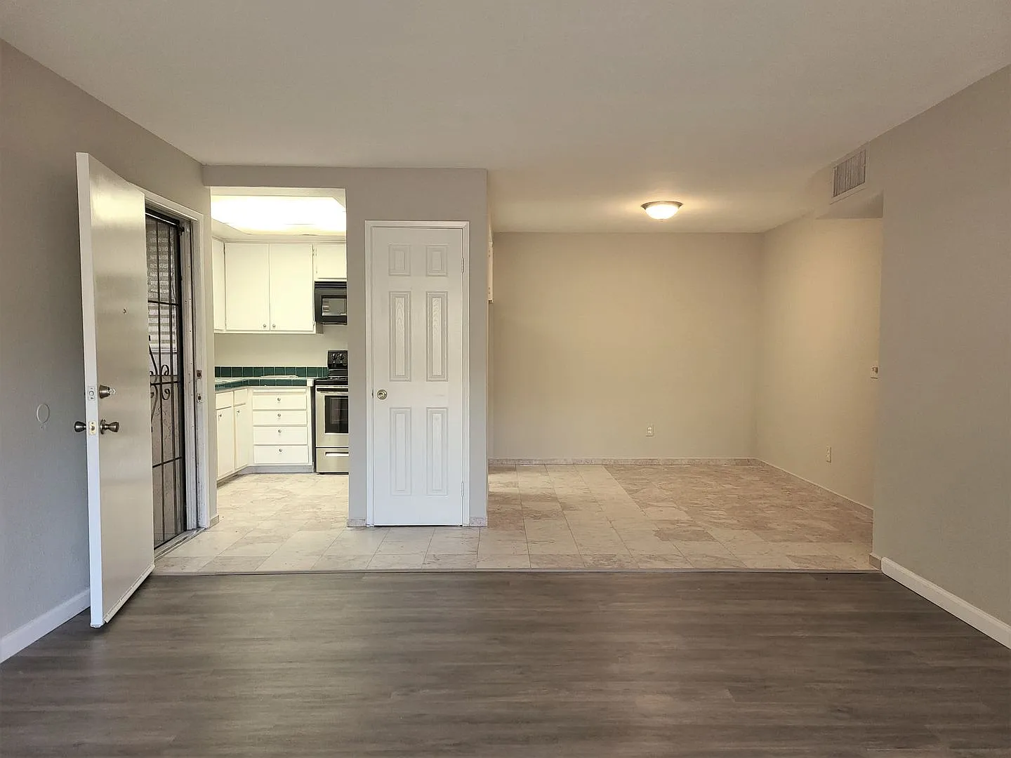 Move In Special Charming 3 Bed 2 Bath Condo In Escondido For Rent — Photo 3