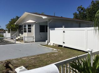 7945 SE Fairchild St, Hobe Sound, FL 33455