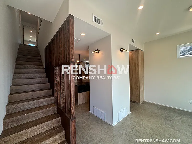 38 Angelus St — Photo 3