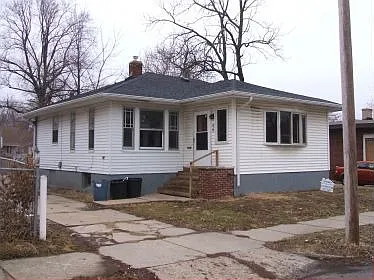 826 W Elm St photo 1