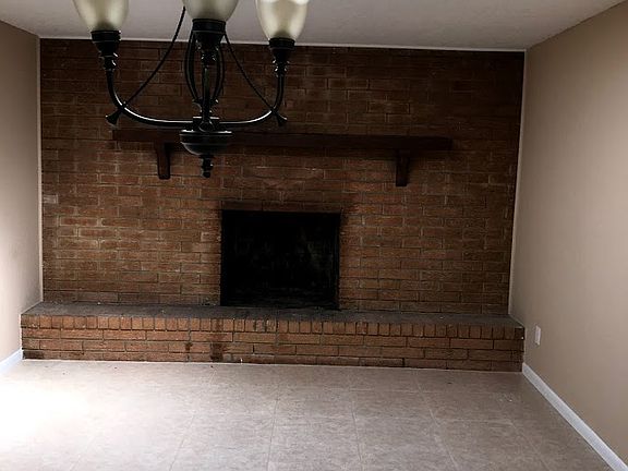 4th image of 9142 Carbondale Dr E