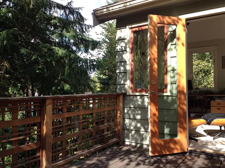 31st Ave NE — Photo 3